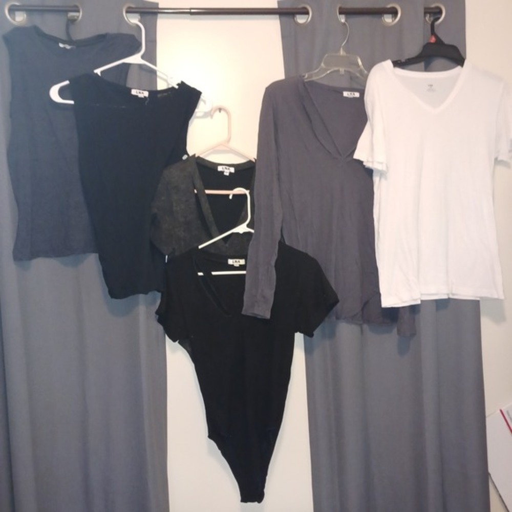 LNA Bundel 2 tanks 2 Short Sleeve Bodysuit 1 tshirt 1 long‎ sleeve T Size S
